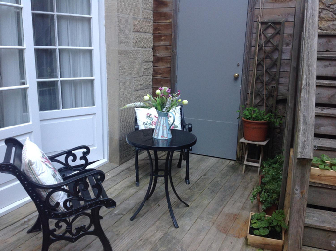 Others 4, A Room in the City - West, Edinburgh