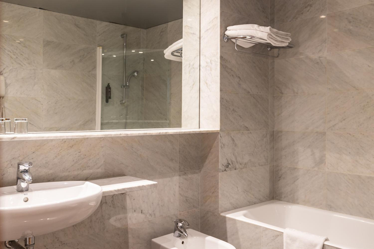 Bathroom 4, Onix Rambla, Barcelona