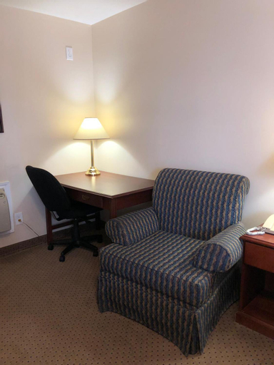 Others 5, Royal Napanee Inn, Lennox and Addington