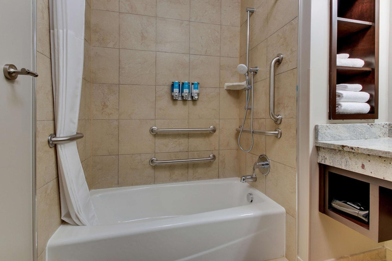 Bathroom 4, Drury Inn & Suites Columbus Polaris, Delaware