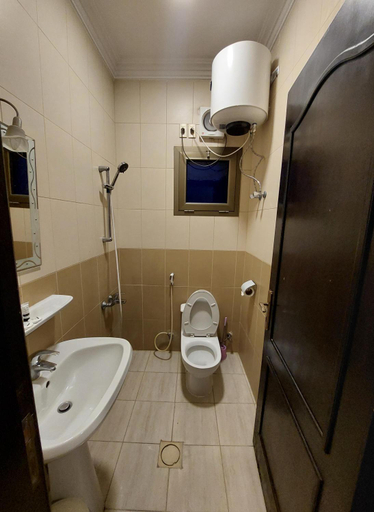 Bathroom 2, Roz ALJawhara, Al Khobar