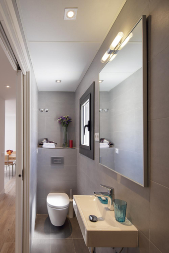 Bathroom 4, Hotel Sagrada Familia Apartments, Barcelona