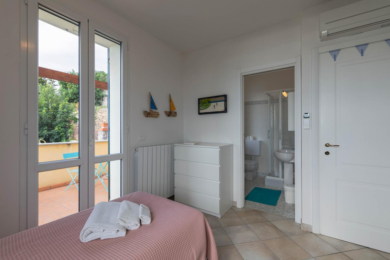 Bedroom 2, La Sterlizia di Santa Croce, Savona