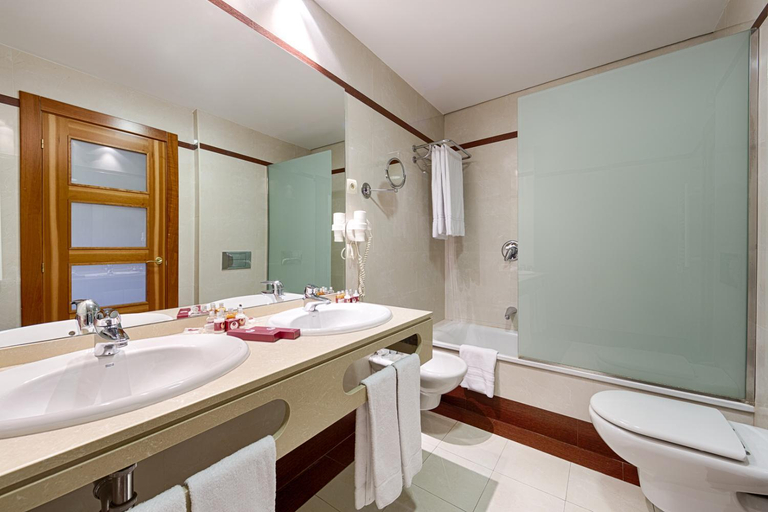 Bathroom 5, AZZ Convento Las Claras Hotel & Spa, Valladolid