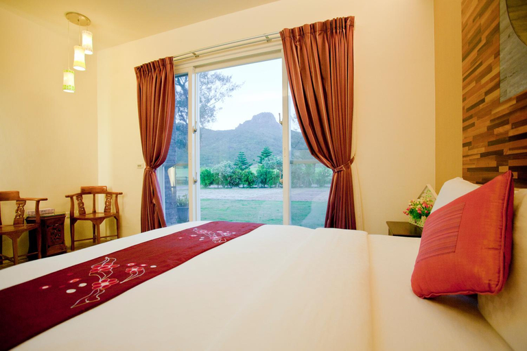 Bedroom, Millennium Inn II, Pingtung