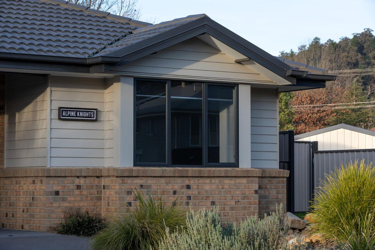 Alpine Knights Stylish Luxury, Alpine - East