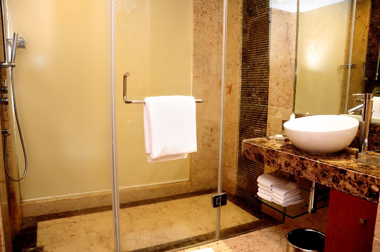 Bathroom 15