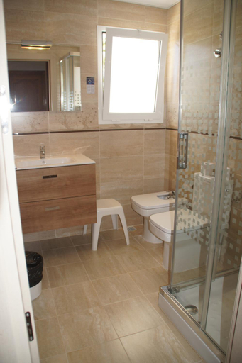 Bathroom 1, Hotel Roca Bella, Baleares