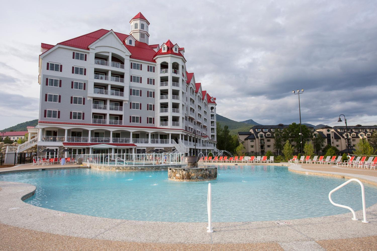 Exterior & Views 1, Riverwalk Resort At Loon Mountain, Grafton