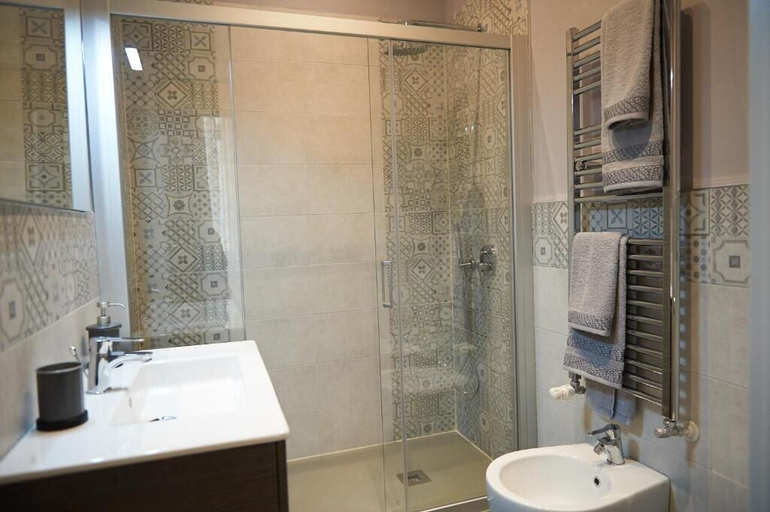 Bathroom 4, Miramare Luxury Suites, Trieste