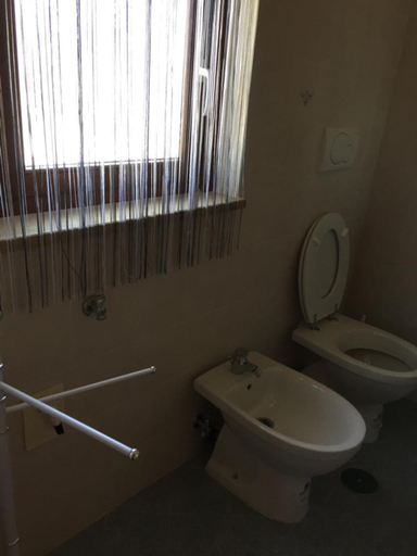 Bathroom 4, Salieri Apartment, Latina