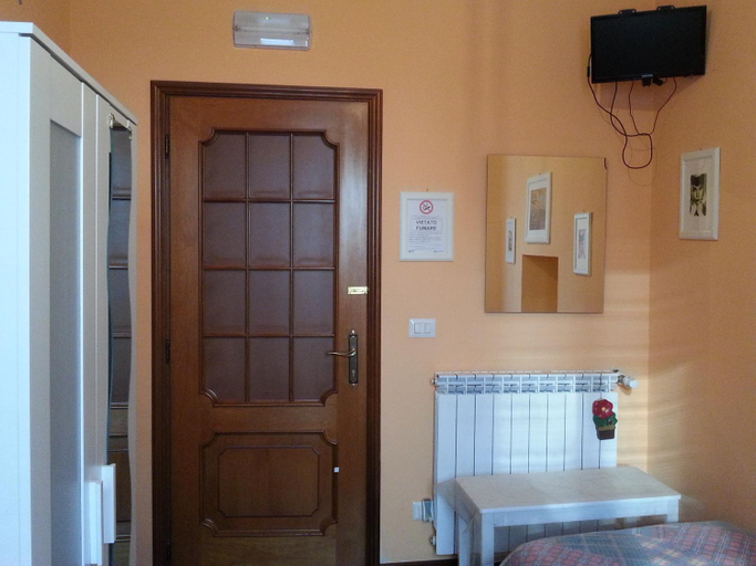 Facilities 4, Affittacamere Andronaco, Milano