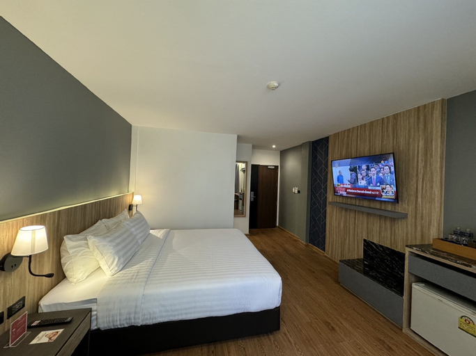 Bedroom 6