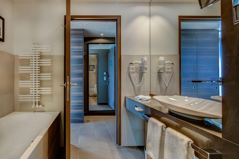 Bathroom 4