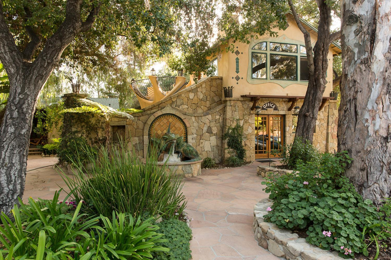 Exterior & Views 1, The Emerald Iguana Inn, Ventura
