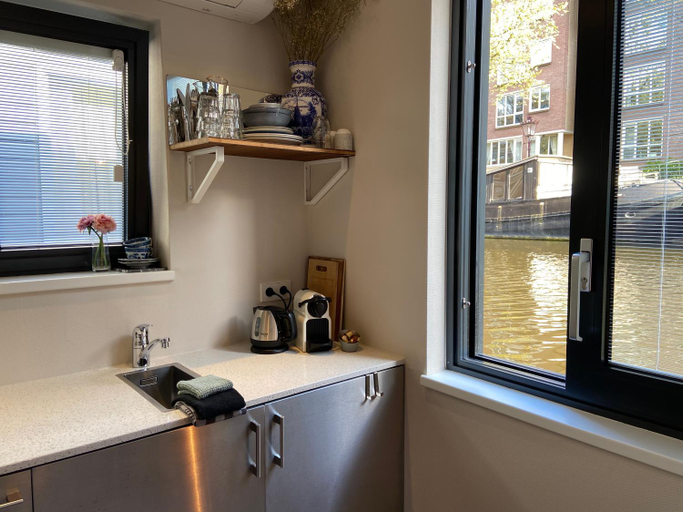 Others 3, Houseboat Sophia, Amsterdam
