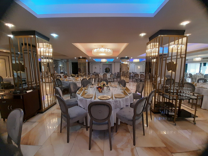 Food & Drinks 3, Univers (T), Cluj-napoca
