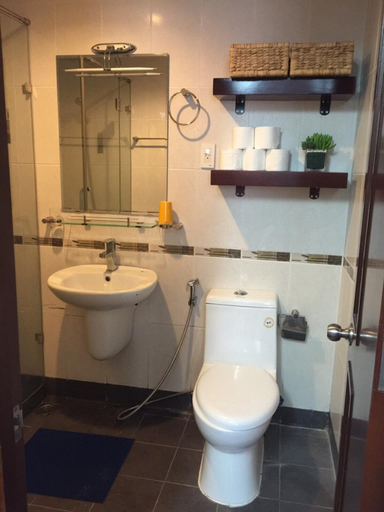 Bathroom 3, Modern 3BR Apartment • Kitchen • Washer • CHB, District 1
