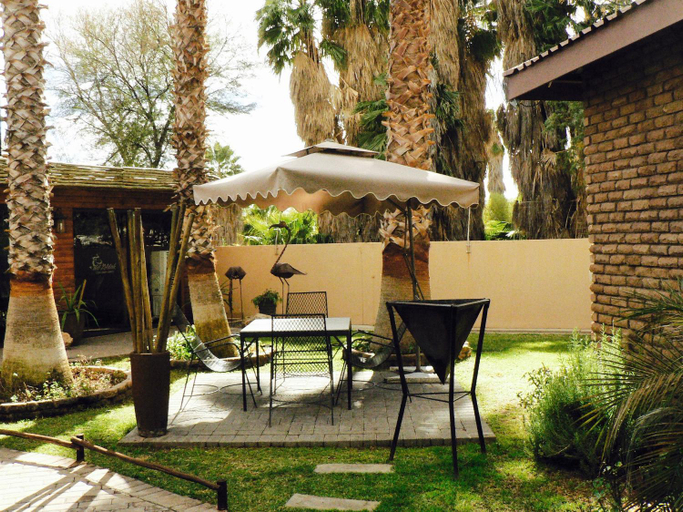 Others 4, Country Lodge, Siyanda
