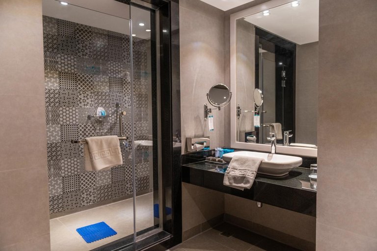 Bathroom 5, Sunrise Diamond Beach Resort -Grand Select, Sharm el-Sheikh