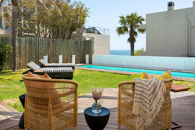 Others 5, Neighbourgood 1st Crescent, City of Cape Town
