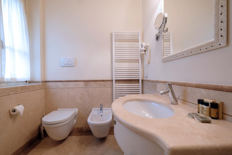 Bathroom 4, Garda Apartments San Vigilio Golf, Brescia