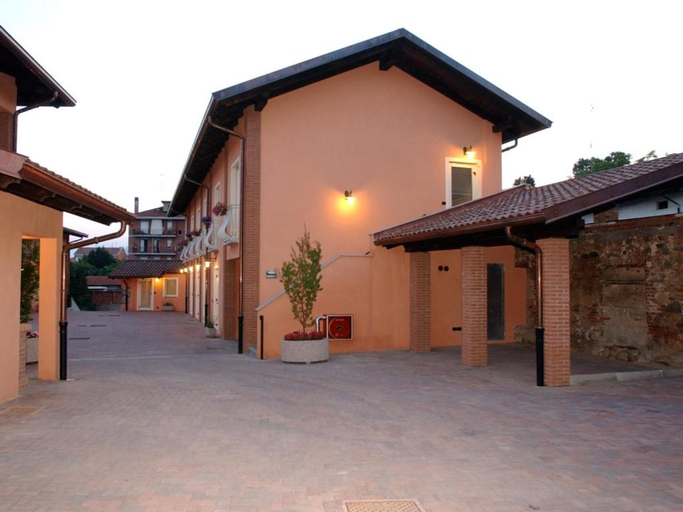 Others 4, Hotel Agata, Biella