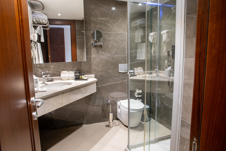 Bathroom 5, Grand Aras Hotel & Suites, Şişli