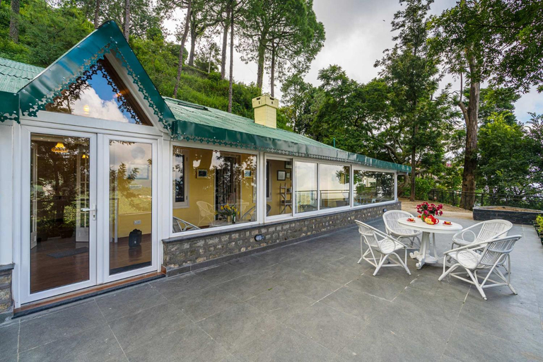 Exterior & Views
