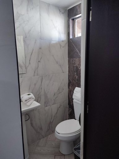 Bathroom 3, HOTEL DON QUIJOTE, Mexicali