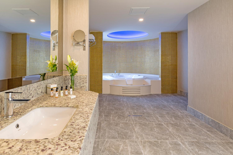 Bathroom 5, Royal Seginus, Antalya