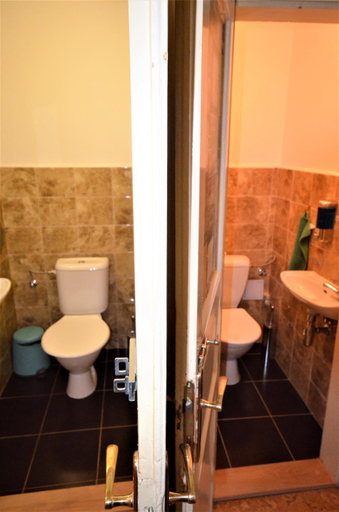 Bathroom 3, Travel&Joy backpackers, Praha 1