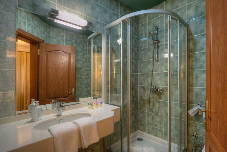 Bathroom 2, RIVER INN RESORT AND SPA, Xaçmaz