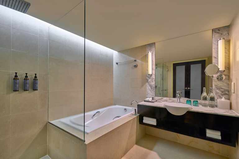 Bathroom 16