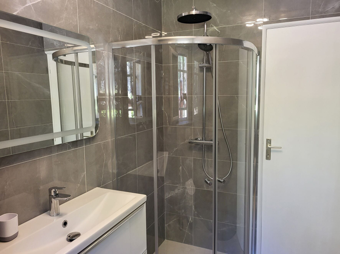 Bathroom 4, La villa Roméo - Piscine & Spa, Var