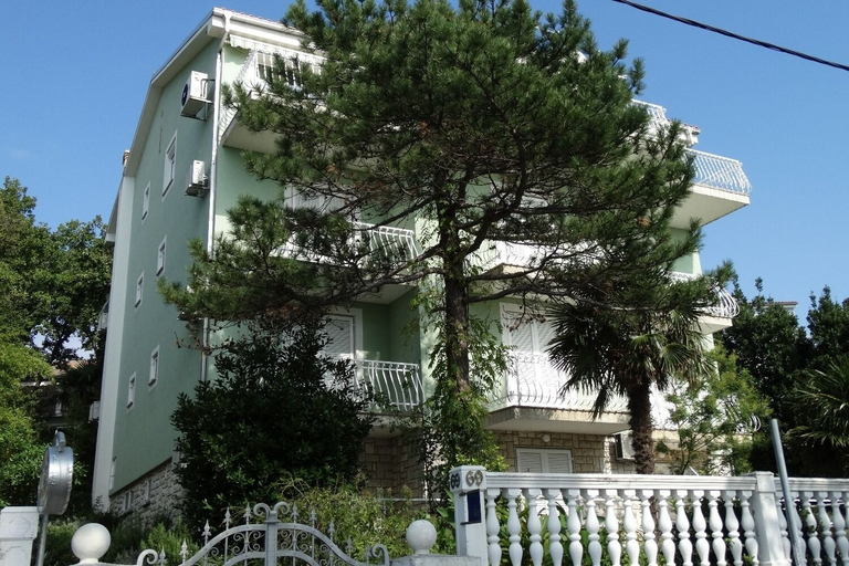 Exterior & Views 2, Oli - 20m From the Beach - 7 - R11, Crikvenica