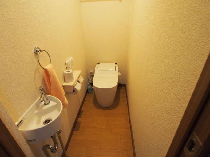 Bathroom 1, Nori's Sharehouse Hakuba, Hakuba
