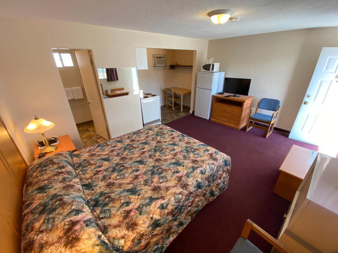 Bedroom 2, Silver Star Motel, North Okanagan