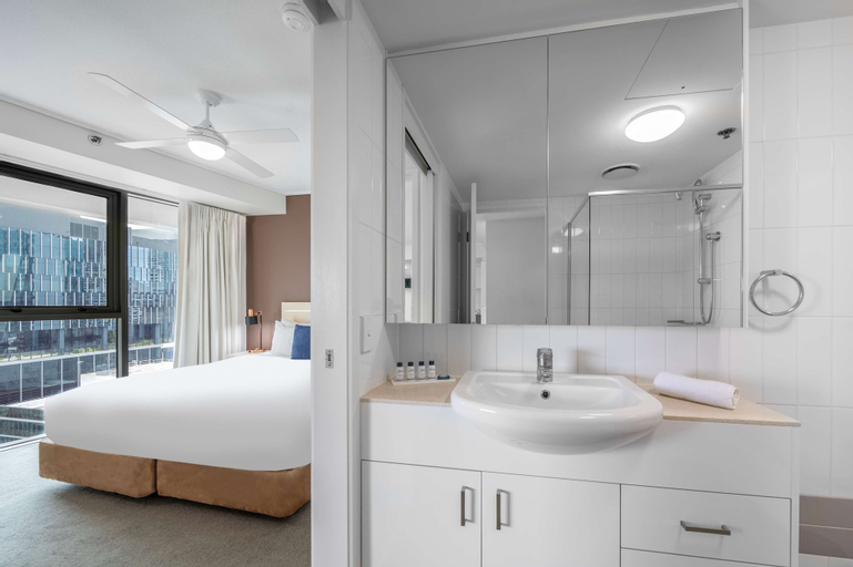 Bedroom 5, Oaks Brisbane on Felix Suites, Brisbane