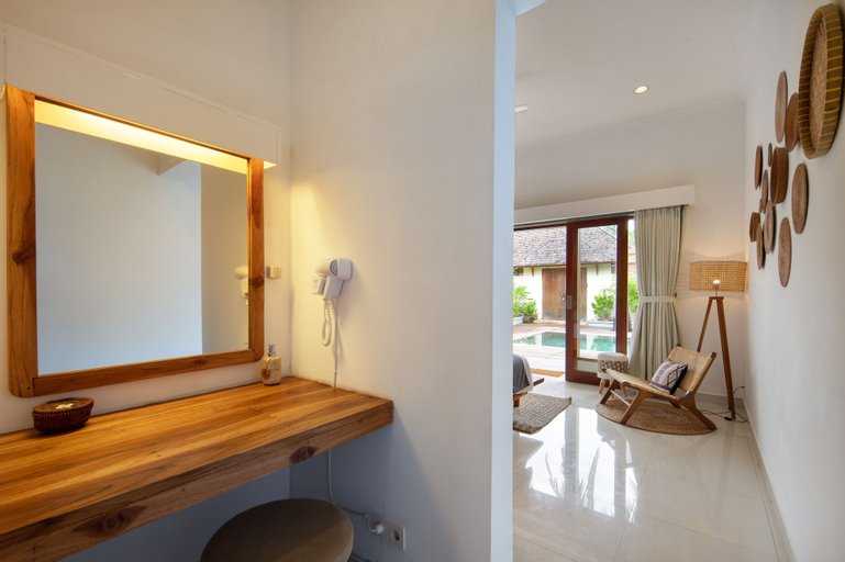 Bathroom 16