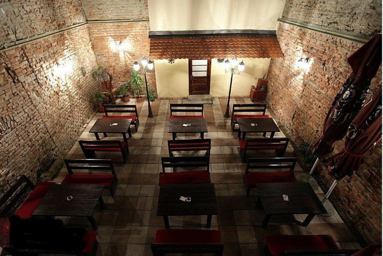 Others 5, Rooms Ana, Osijek