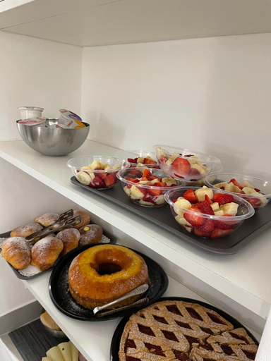 Food & Drinks