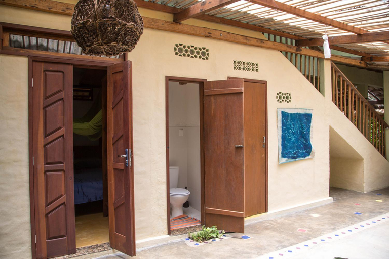 Bathroom 1, Canto do Morere, Cairu