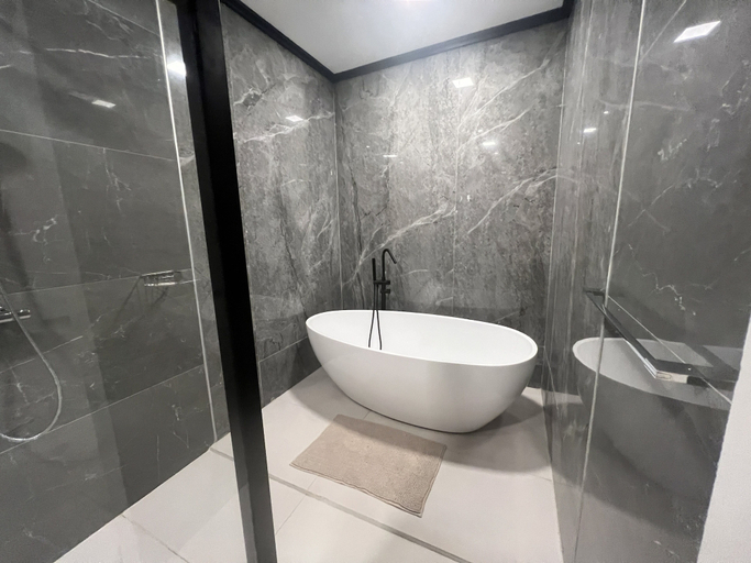 Bathroom 3, Empire Villa Paramaribo Noord 1, Blauwgrond