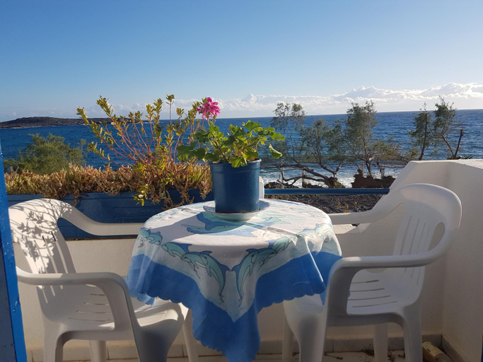 Others 5, Taverna Akrogiali, Crete