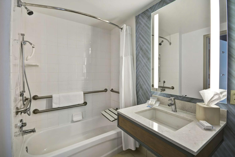 Bathroom 14