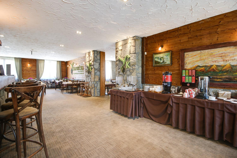 Food & Drinks 5, Family Apartments in Mountain Hotel, Poprad