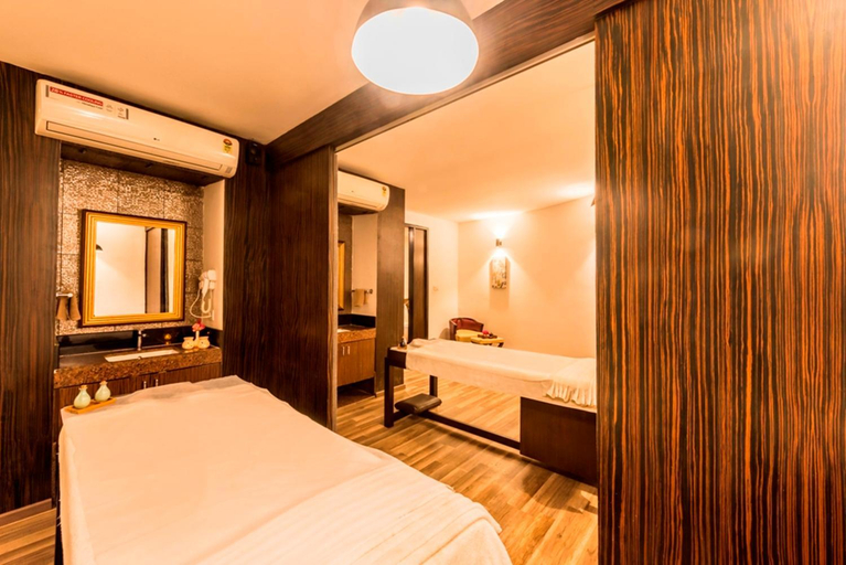 Bedroom 3, Royal Orchid Brindavan Garden Palace And Spa, Mandya