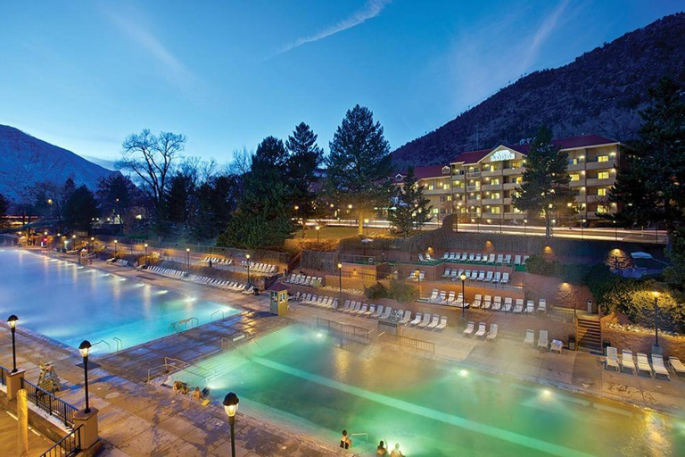 Glenwood Hot Springs Resort, Garfield