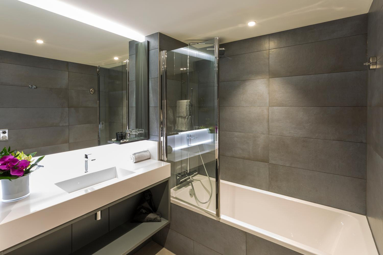 Bathroom 5, Nemea Appart Hotel Cannes Palais, Alpes-Maritimes